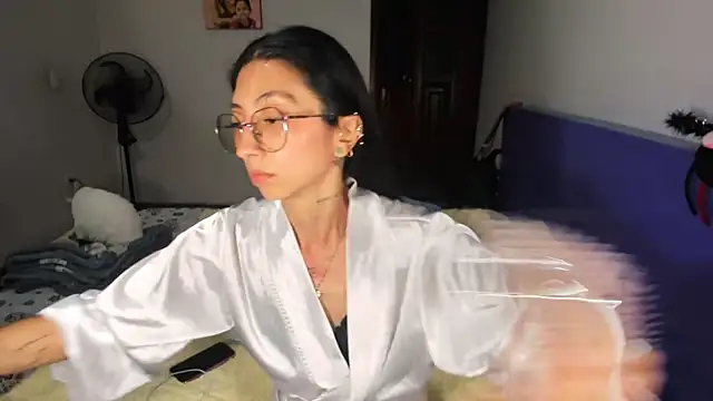 Anais lux online show from 10, 4, 2026