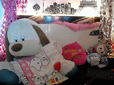 Snapshot of Nicol_V chatting on 26, 9, 2025 Nicol V online show from 26, 9, 2025