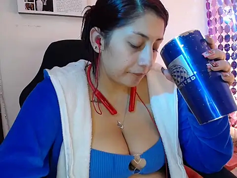 Snapshot of Nicol_V chatting on 24, 10, 2025 Nicol V online show from 24, 10, 2025