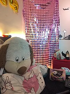 Snapshot of Nicol_V chatting on 14, 11, 2025 Nicol V online show from 14, 11, 2025