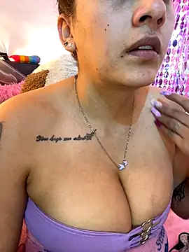 Snapshot of Nicol_V chatting on 15, 11, 2025 Nicol V online show from 15, 11, 2025