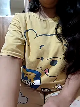 Snapshot of roshni_agrawal0 chatting on 12, 9, 2025 roshni agrawal0 online show from 12, 9, 2025