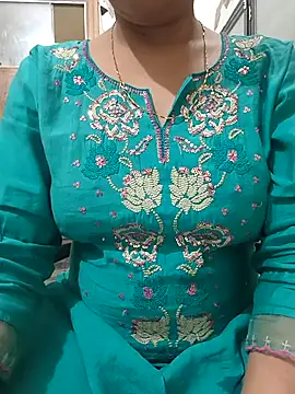Snapshot of roshni_agrawal0 chatting on 1, 10, 2025 roshni agrawal0 online show from 1, 10, 2025