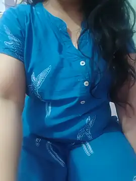 Snapshot of roshni_agrawal0 chatting on 18, 6, 2026 roshni agrawal0 online show from 18, 6, 2026