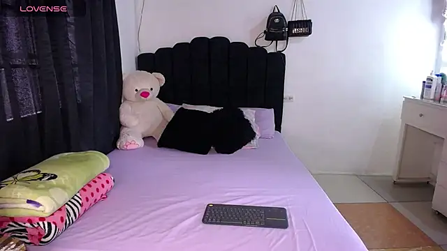 eileen  hills online show from 5, 3, 2026