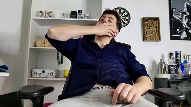 aaron nvk online show from 4, 11, 2025