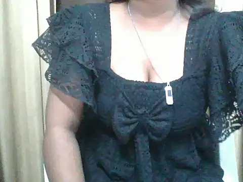 Snapshot of hotpayal001 chatting on 8, 11, 2025 hotpayal001 online show from 8, 11, 2025