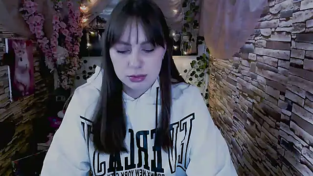 Amanda Bright  online show from 19, 9, 2025