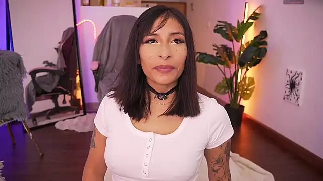 Snapshot of AnnieCouperr chatting on 25, 4, 2026 AnnieCouperr online show from 25, 4, 2026