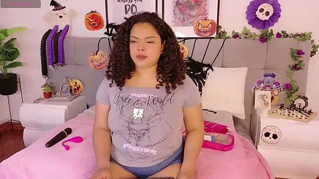 Alanaa Gomez online show from 8, 10, 2025