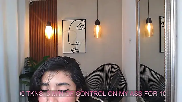 Lia Mar  online show from 15, 4, 2026