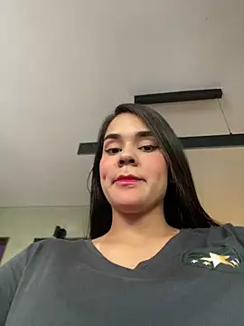 BellaLeclair online show from 15, 10, 2025