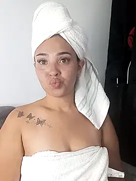 Snapshot of meli__brown chatting on 17, 10, 2025 meli brown online show from 17, 10, 2025