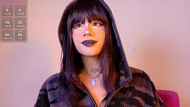 NATASHAA WINZ online show from 9, 11, 2025