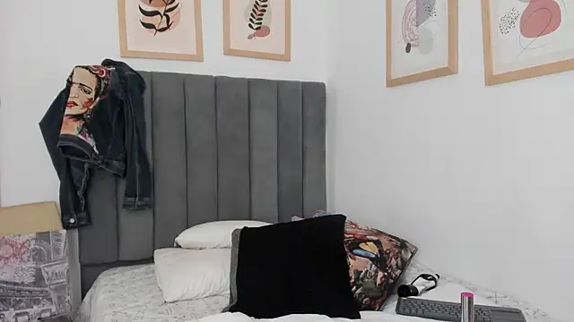 Alice Dickinssonn online show from 7, 1, 2026