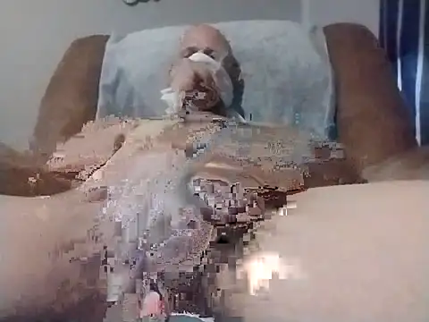 Snapshot of hugenicecock7979 chatting on 4, 10, 2025 hugenicecock7979 online show from 4, 10, 2025