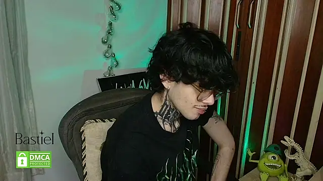 Snapshot of Mihail_leroy chatting on 1, 10, 2025 Mihail leroy online show from 1, 10, 2025