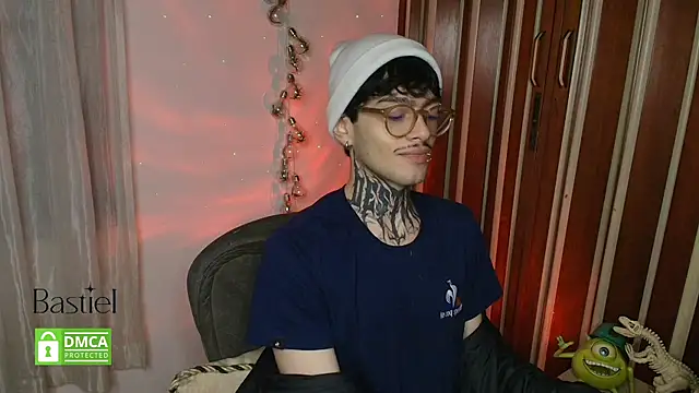 Snapshot of Mihail_leroy chatting on 18, 10, 2025 Mihail leroy online show from 18, 10, 2025