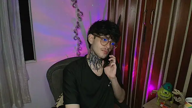 Snapshot of Mihail_leroy chatting on 29, 11, 2025 Mihail leroy online show from 29, 11, 2025