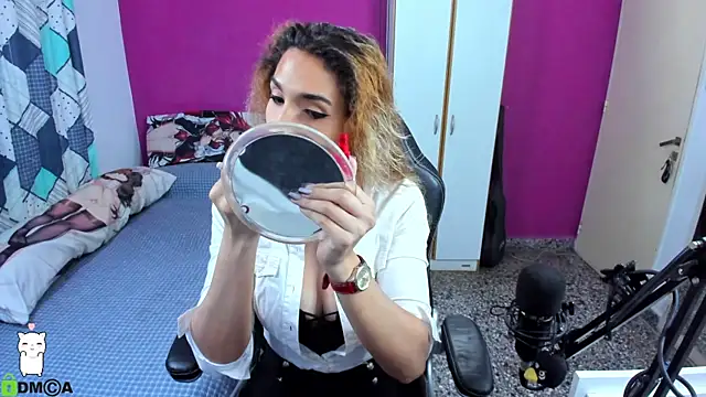 Sweet-Secret  online show from 9, 11, 2025