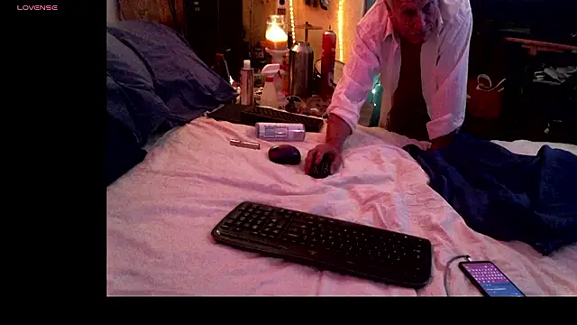 Pussyeat2please online show from 15, 2, 2026