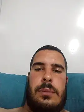 Snapshot of MaroonToil chatting on 16, 6, 2026 MaroonToil online show from 16, 6, 2026