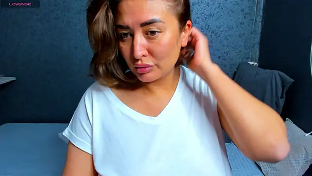 Snapshot of Olivia_Buckby chatting on 11, 11, 2025 Olivia Buckby online show from 11, 11, 2025