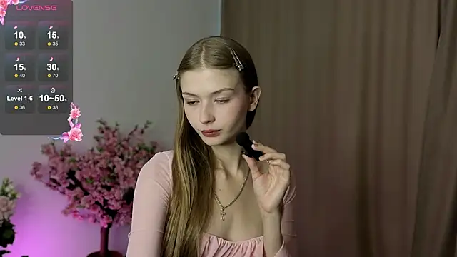 Snapshot of holylisssa chatting on 1, 11, 2025 holylisssa online show from 1, 11, 2025