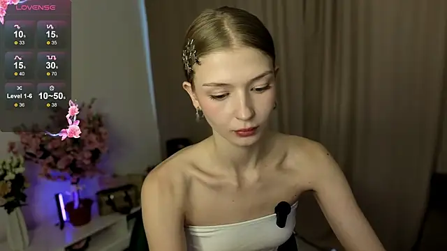 Snapshot of holylisssa chatting on 5, 11, 2025 holylisssa online show from 5, 11, 2025