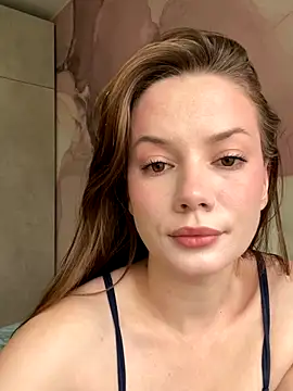 Rosie Holmes  online show from 26, 9, 2025