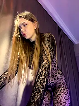 Nikole Boom online show from 12, 10, 2025