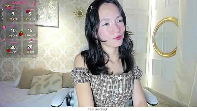 Snapshot of LilyThea chatting on 17, 5, 2026 LilyThea online show from 17, 5, 2026