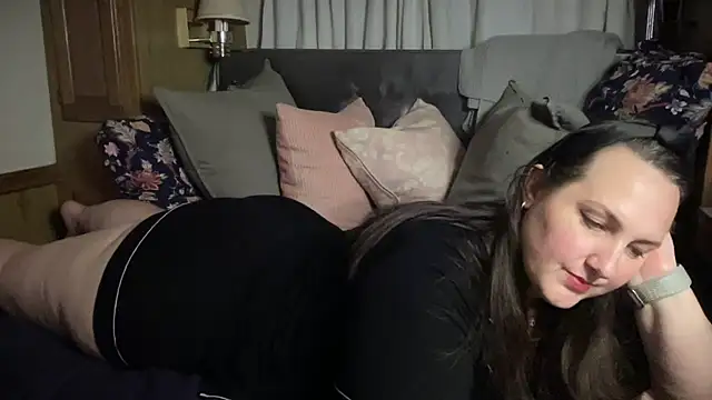 Snapshot of Just_Trudy chatting on 4, 12, 2025 Just Trudy online show from 4, 12, 2025