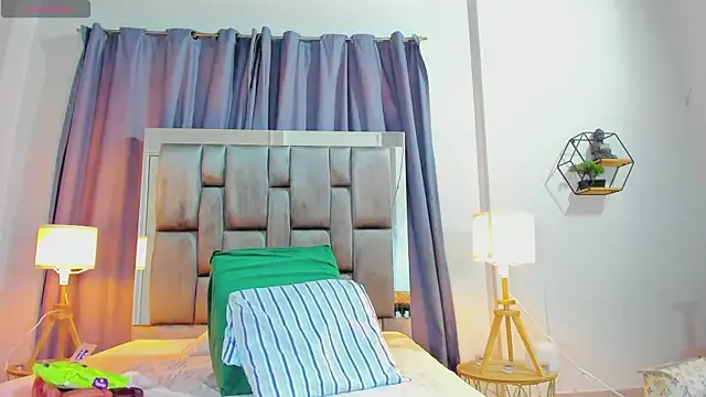 Karlaliones69 online show from 15, 10, 2025