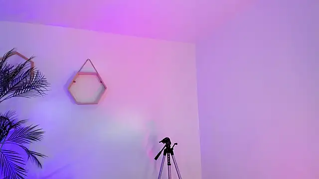 Hadid Jimenez  online show from 13, 4, 2026