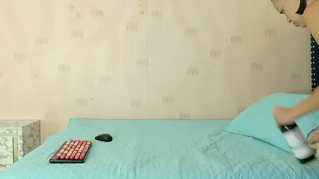 cutepetitee online show from 28, 10, 2025