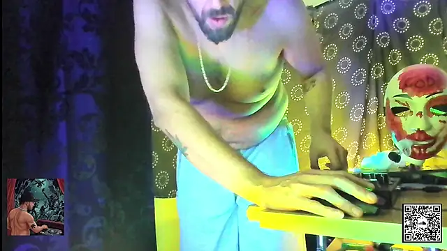 Snapshot of DjDiCKmannOnE chatting on 14, 10, 2025 DjDiCKmannOnE online show from 14, 10, 2025