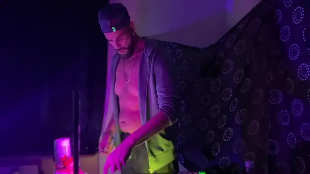 DjDiCKmannOnE online show from 21, 4, 2026