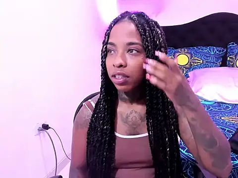 Snapshot of Pauline_Fox chatting on 29, 4, 2026 Pauline Fox online show from 29, 4, 2026