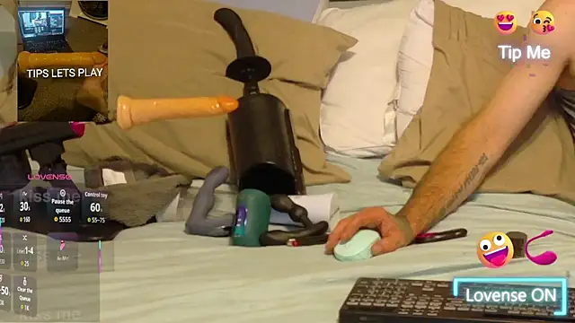 Snapshot of danoo84 chatting on 23, 10, 2025 danoo84 online show from 23, 10, 2025