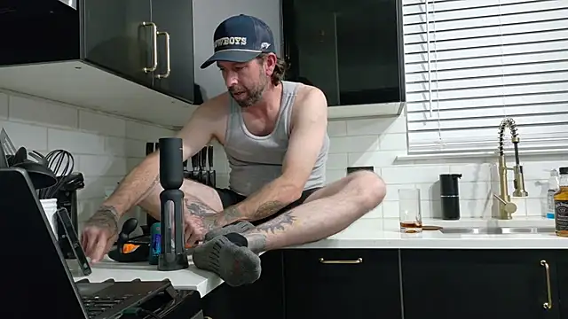 Snapshot of danoo84 chatting on 11, 11, 2025 danoo84 online show from 11, 11, 2025