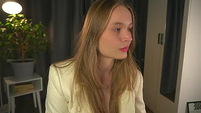 lisa schiele online show from 3, 10, 2025