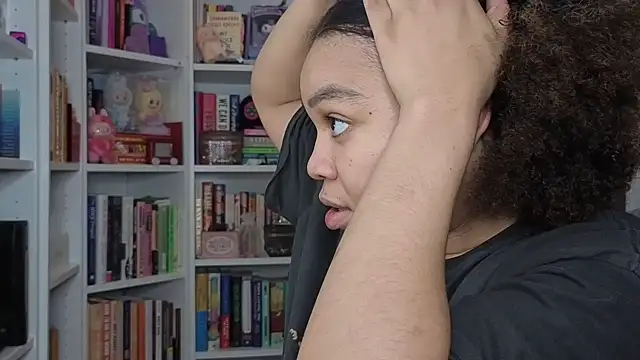 Snapshot of zahrabliss chatting on 23, 10, 2025 zahrabliss online show from 23, 10, 2025