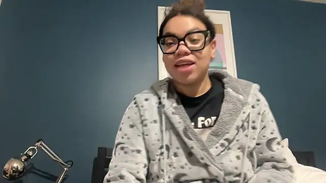 Snapshot of zahrabliss chatting on 17, 12, 2025 zahrabliss online show from 17, 12, 2025