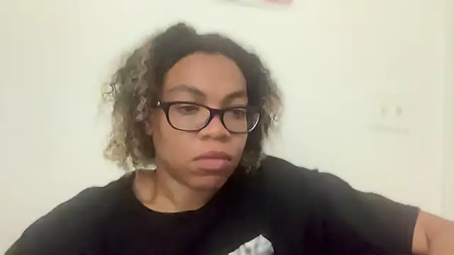 Snapshot of zahrabliss chatting on 19, 7, 2026 zahrabliss online show from 19, 7, 2026