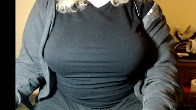 LunoviaXL online show from 20, 11, 2025