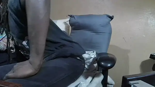 EYEzIAM online show from 5, 2, 2026