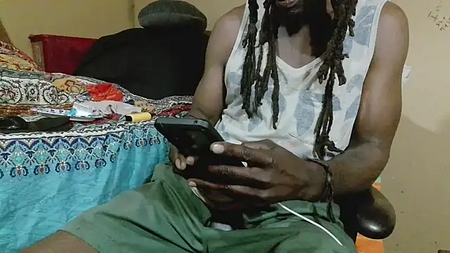 EYEzIAM online show from 13, 4, 2026