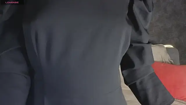 Agnes Wells online show from 21, 12, 2025