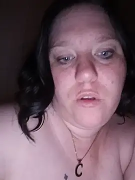 Feuchtekitty92xh online show from 25, 10, 2025